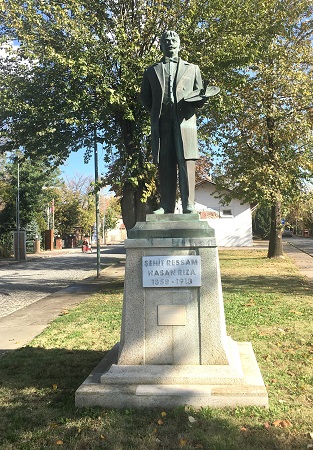 Şehit Ressam Hasan Rıza Heykeli