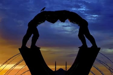 Kırkpınar Heykelinden Selimiye Görüntüsü - Servet Çınar 